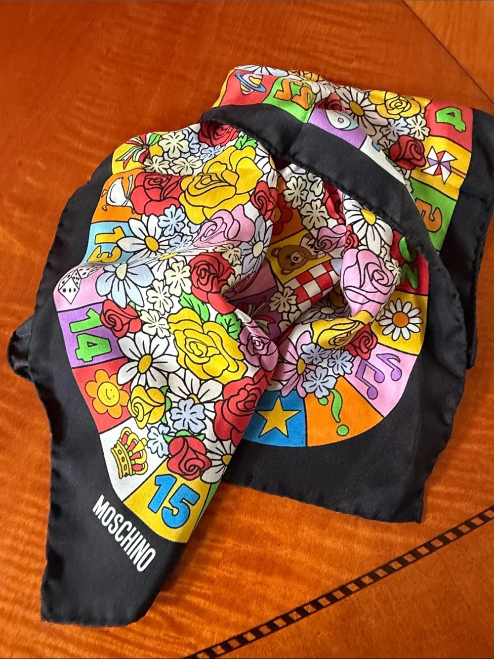 Moschino vibrant silk